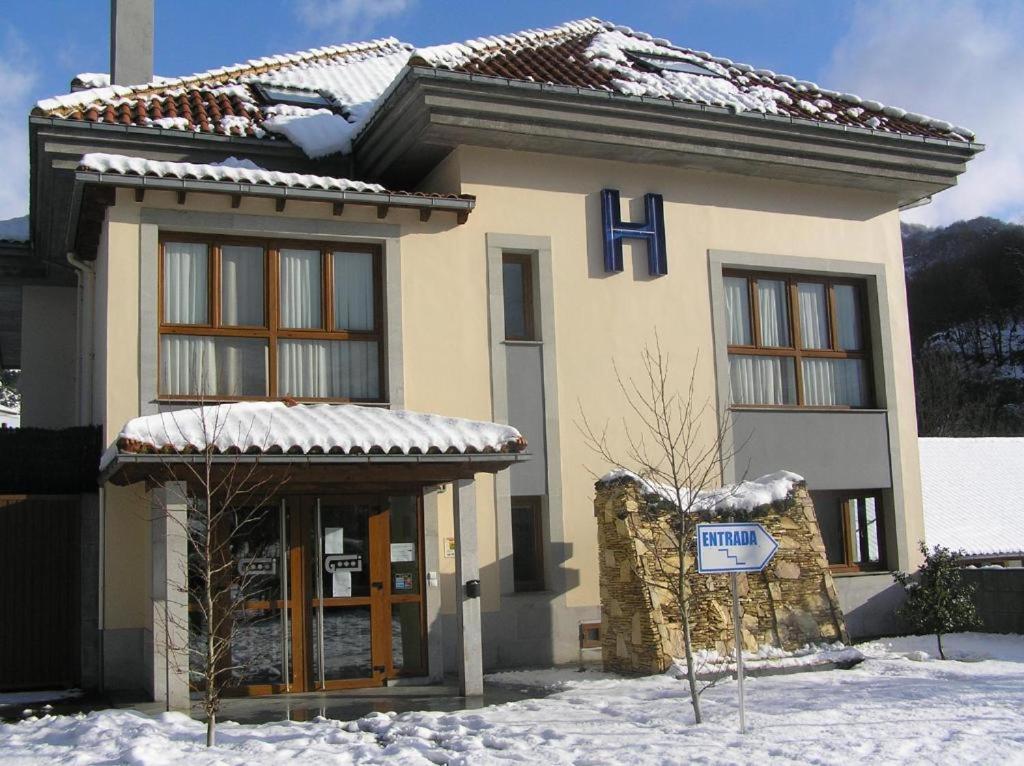 Hotel Santa Cristina Pola de Lena Kültér fotó